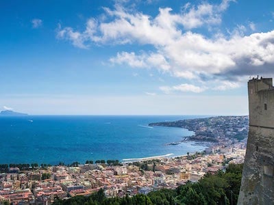 Vuelos baratos de Niza a Nápoles con Wizz Air